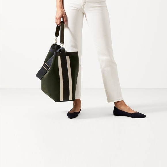 Rothy’s Bucket Bag- original green bag, EUC - Picture 3 of 4